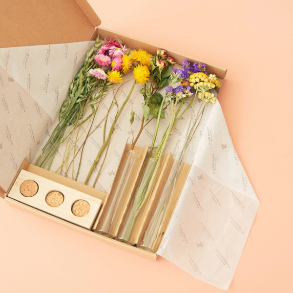 Wildflowers Giftbox Dried Flowers With Vases Multi
