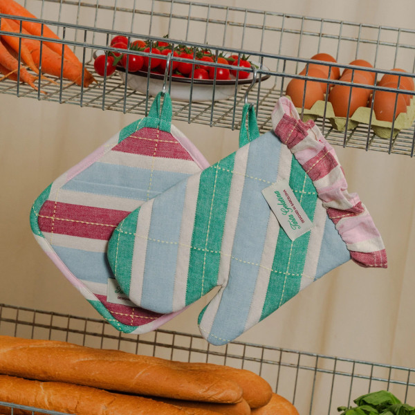 Tarta Gelatina Striped Oven Mitt & Pot Holder Set